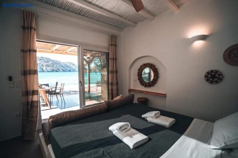 Firopotamos酒店住宿-Vilos Suites Fyropotamos Beach