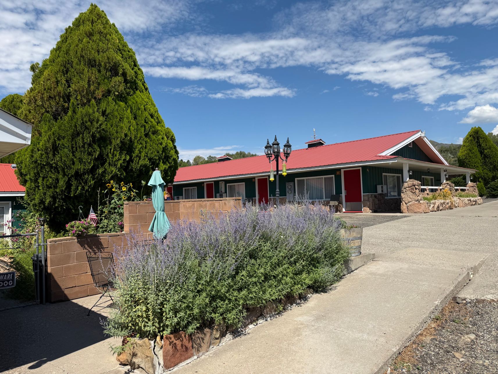 Redwood Arms Motel and RV Campground Paonia-旅行者