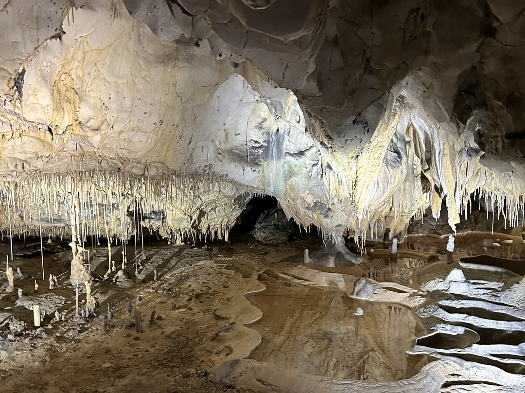 Grottes de Thouzon-Le Thor必去景点