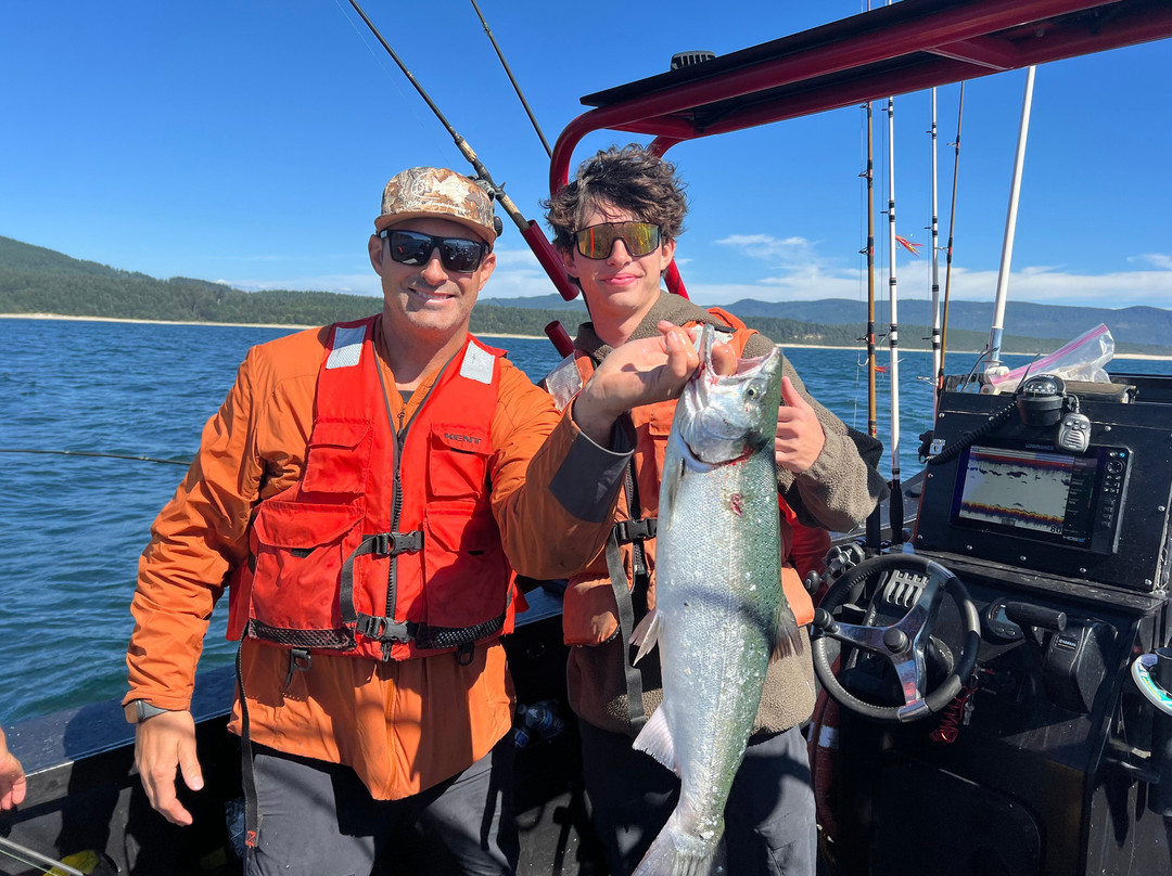 Eagle Charters Dory Fishing-太平洋城必去景点