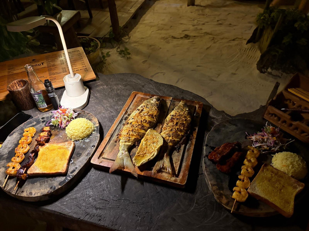 Natural Bar Grill & Drinks