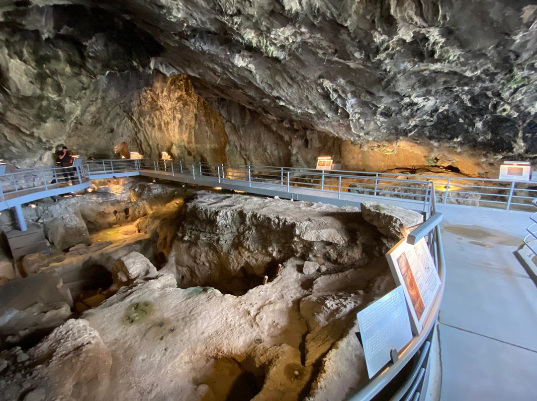 Theopetra Prehistoric Cave-卡兰巴卡必去景点