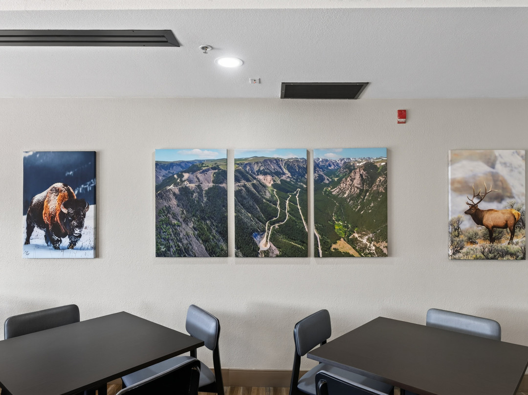 比灵斯贝斯特韦斯特SureStay Plus酒店主图