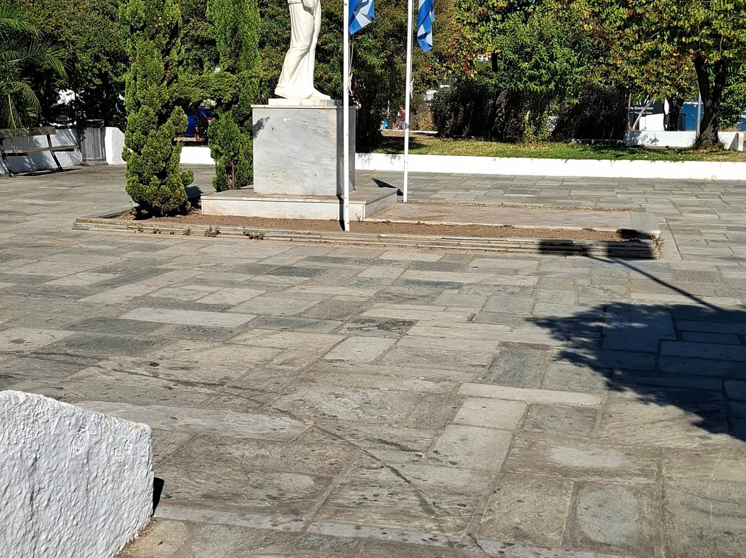 War Memorial-Skiathos Town必去景点