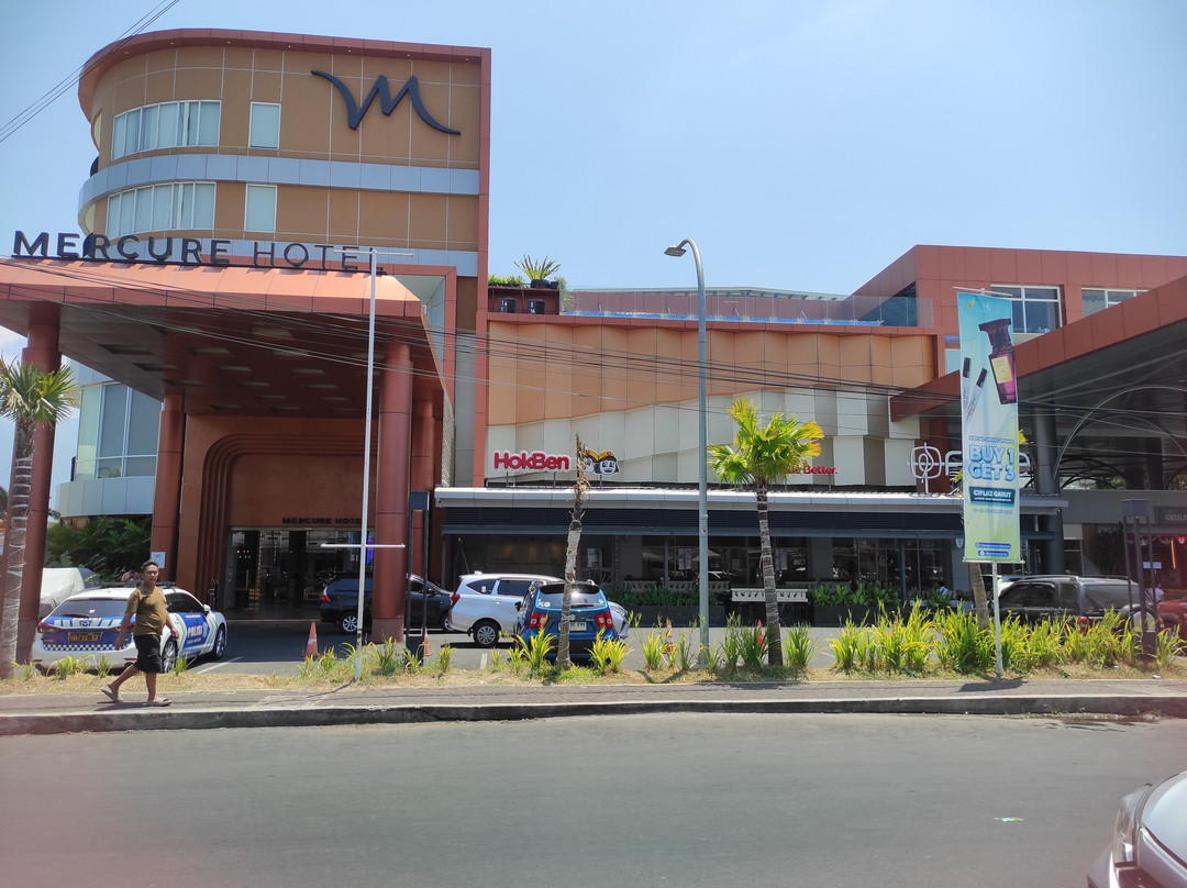 加鲁特市中心美居酒店