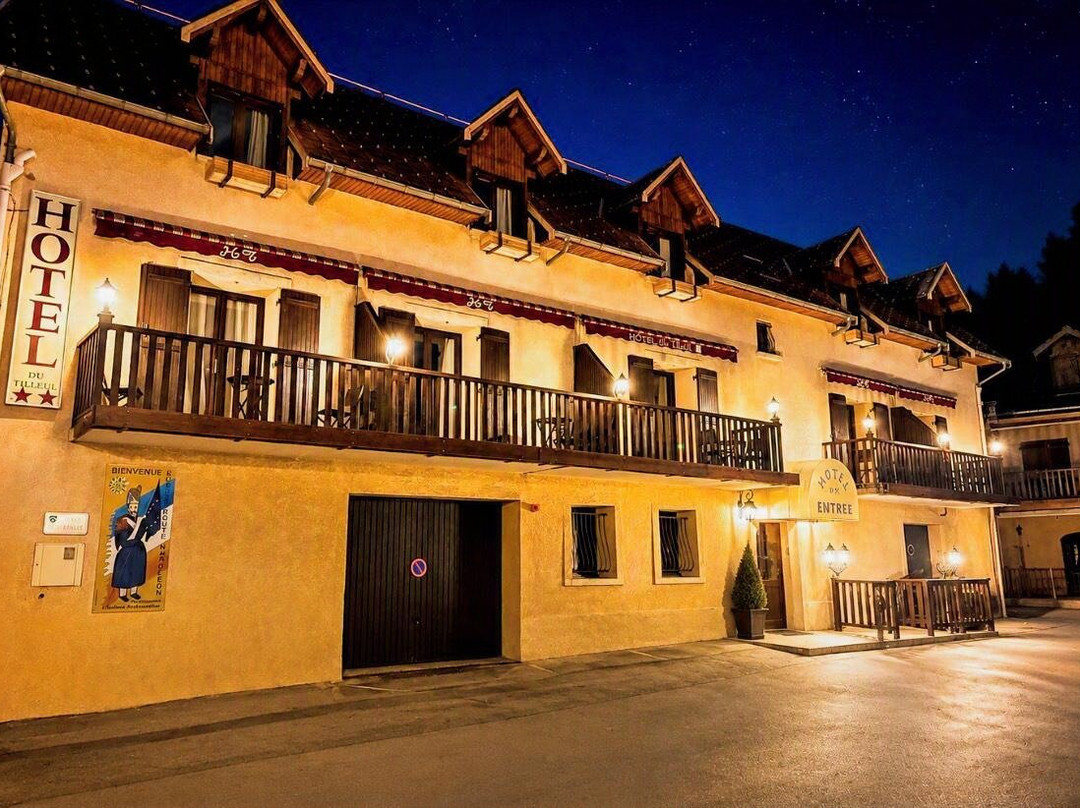 Entraigues酒店住宿-Hôtel Du Tilleul