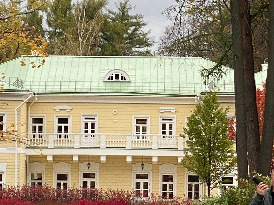 Izmalkovo Manor