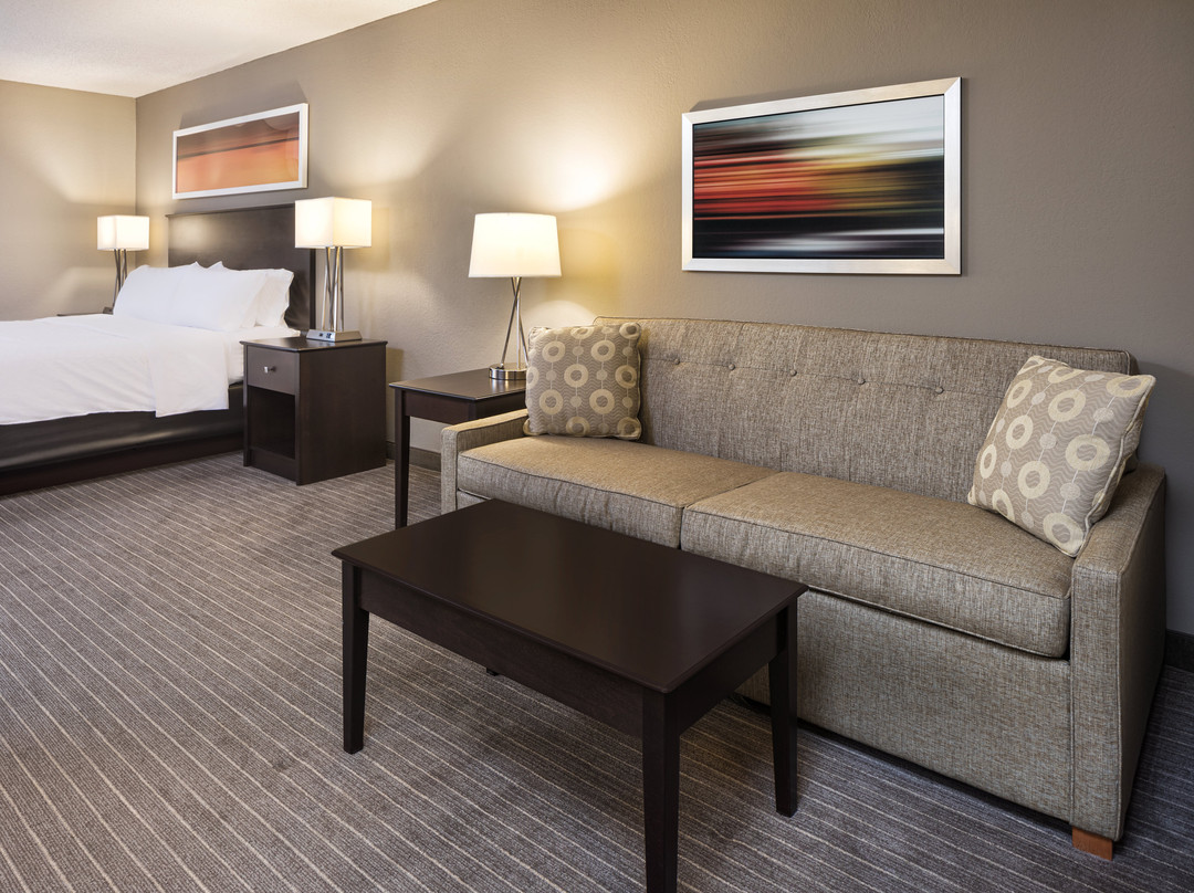 Holiday Inn Express & Suites Eden Prairie - Minnetonka By IHG