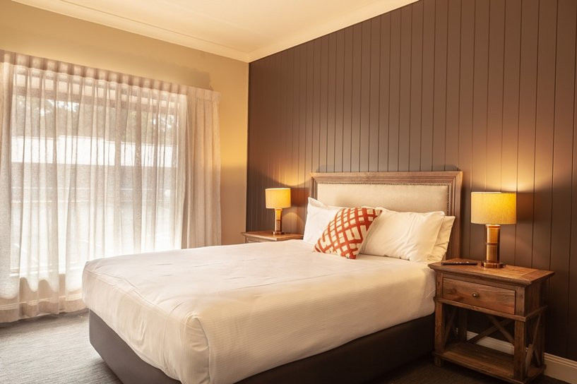 Nightcap at Archer Hotel主图