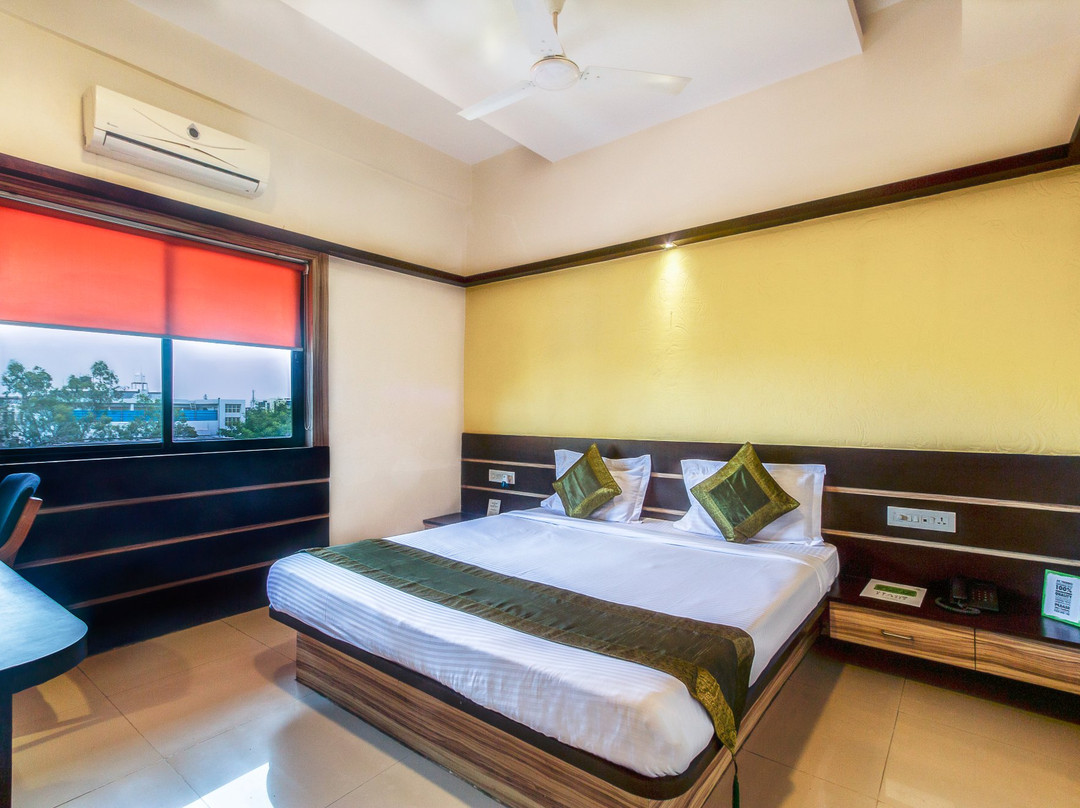 Golden Treat - Hotel in Indore