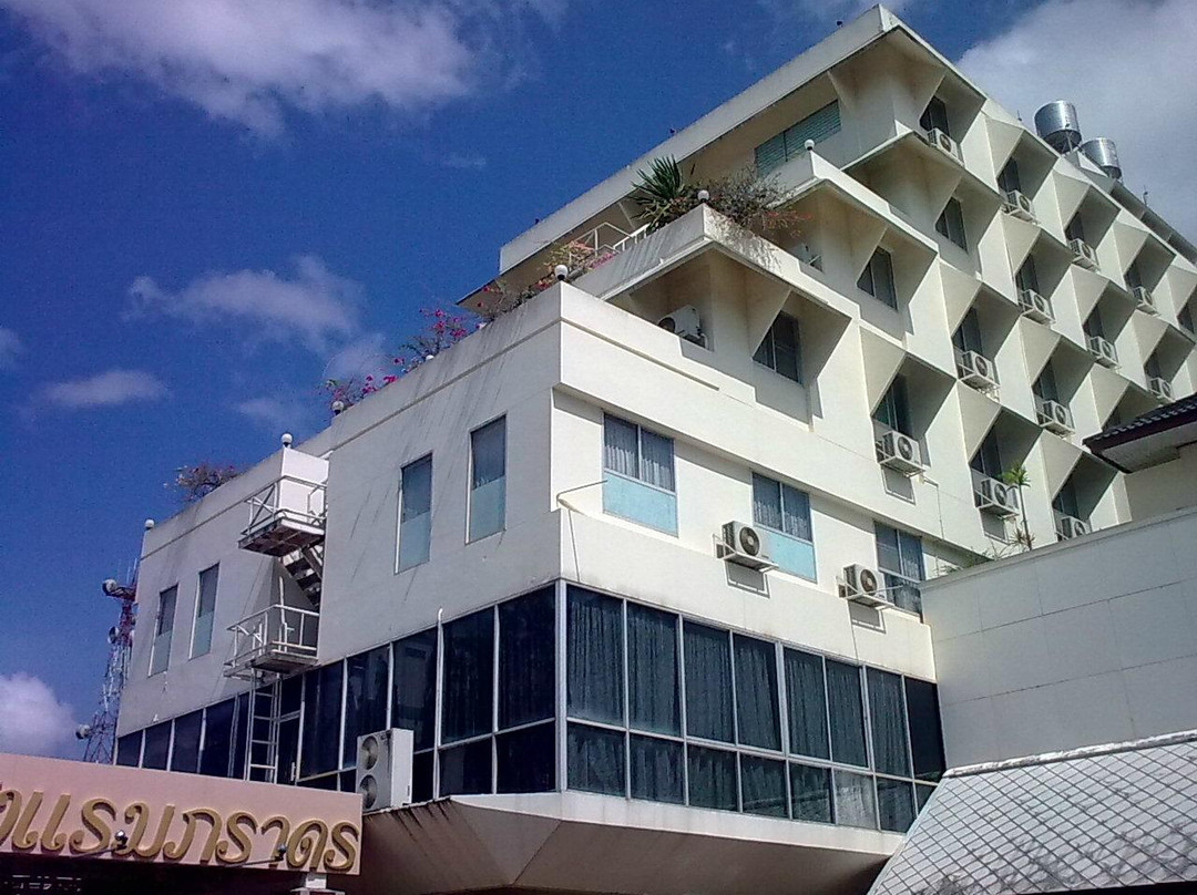 Paradorn Inn