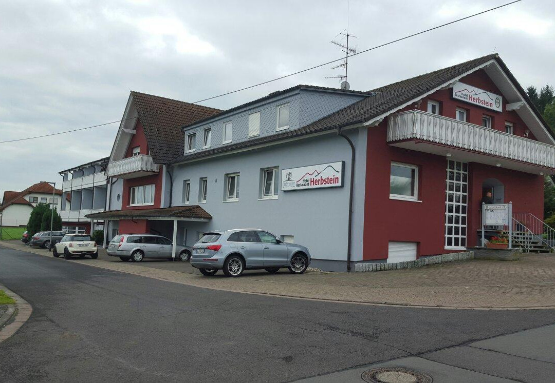 黑伯斯汀酒店