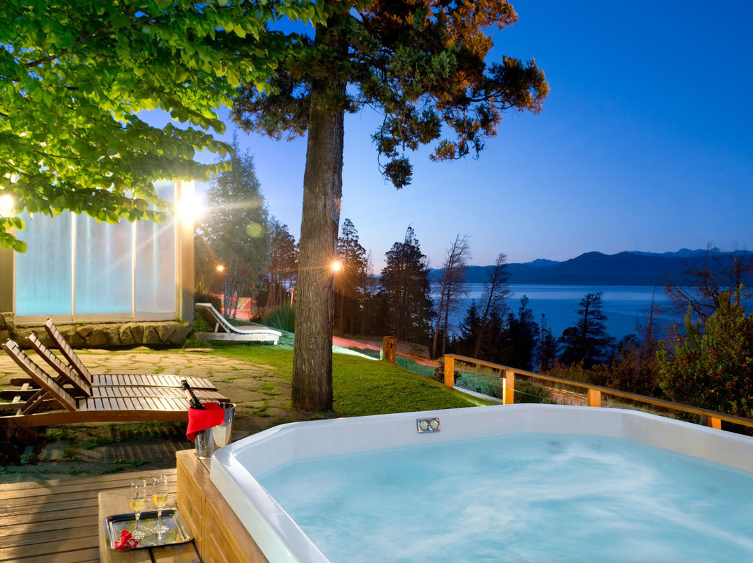 Pailahue Lodge & Cabanas