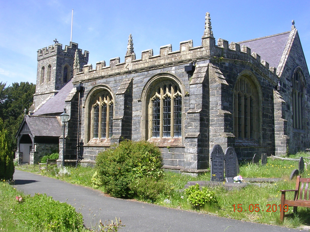 St Grwst Church景点图片