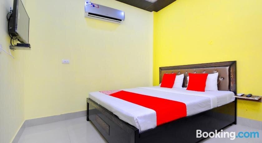 OYO 42911 Blue Sky Guest House