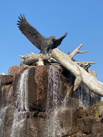 Giant Eagle Waterfall Nest-爱达荷福尔斯必去景点