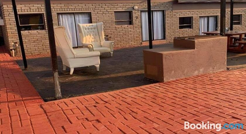 Tshinakie Self Catering Lodge