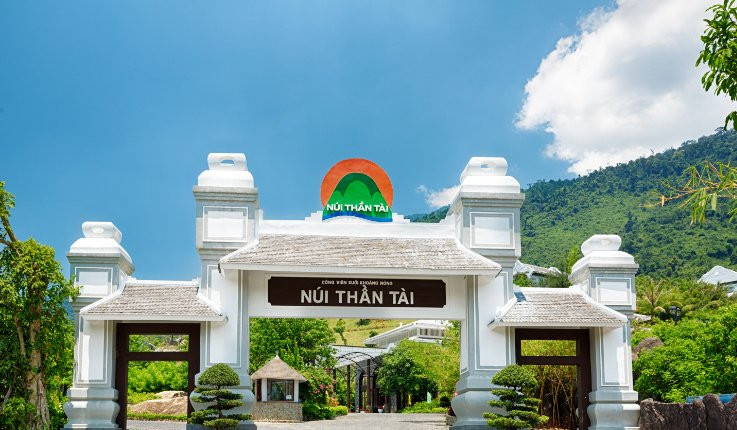 Cong Vien Suoi Khoang Nong Nui Than Tai景点图片