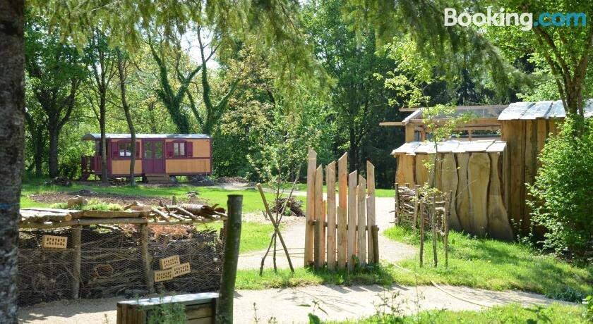 Le camp du fauconnier主图