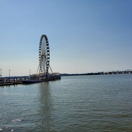 Monumental Boat Tours景点图片