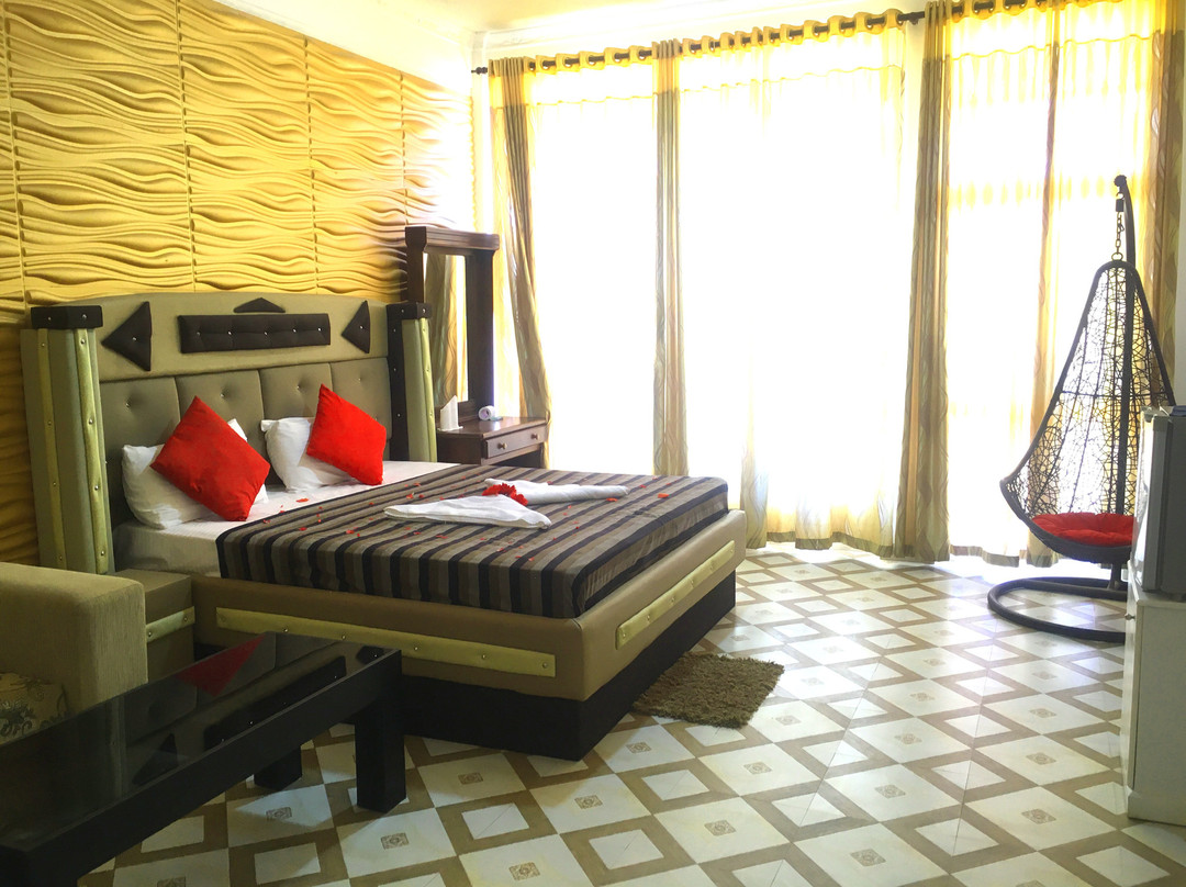 池拉城市酒店主图