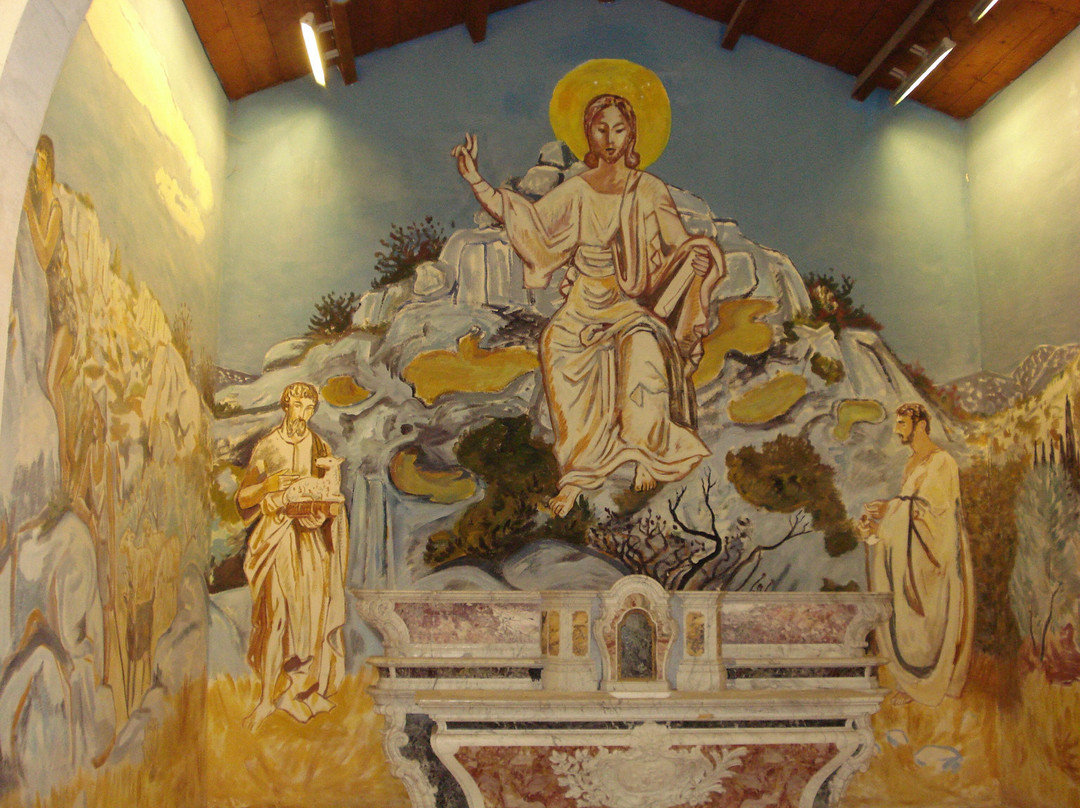 Chapelle des Pénitents Blancs-普罗旺斯地区莱博必去景点