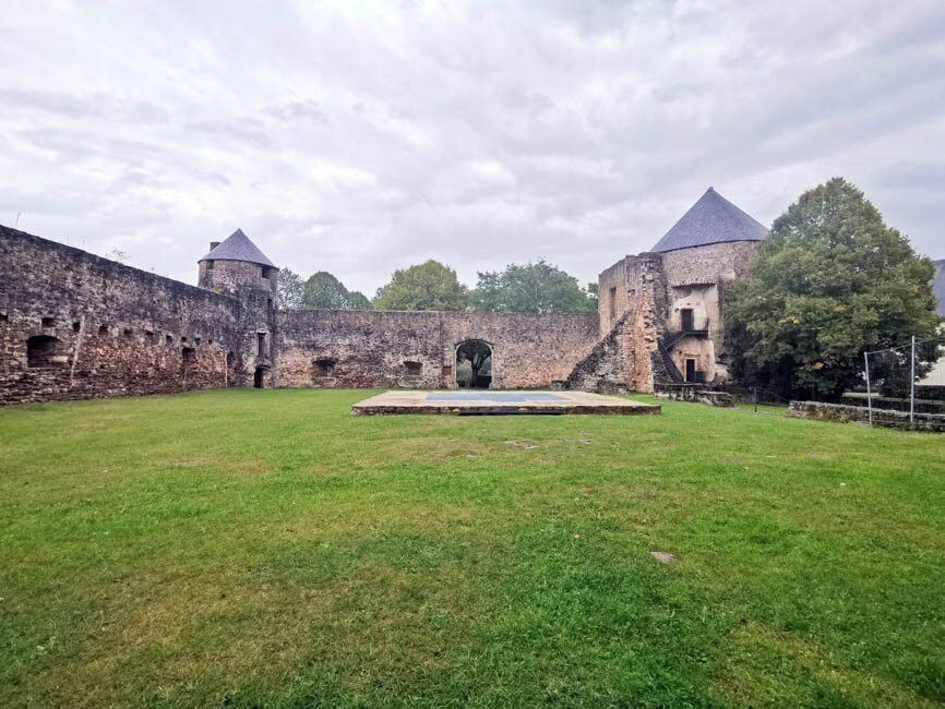 Pettingen Castle景点图片