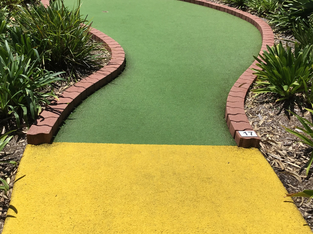 Port Macquarie Driving Range and Mini Golf-麦克夸利港必去景点