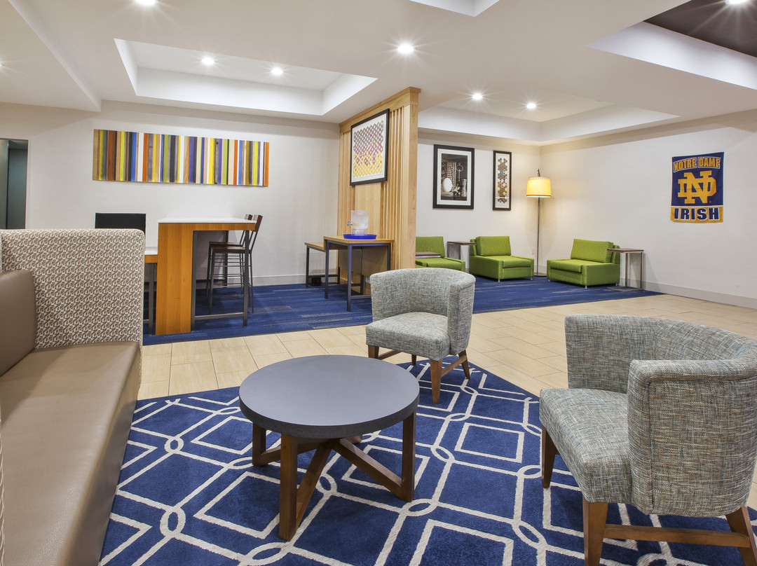 Holiday Inn Express & Suites Niles by IHG主图