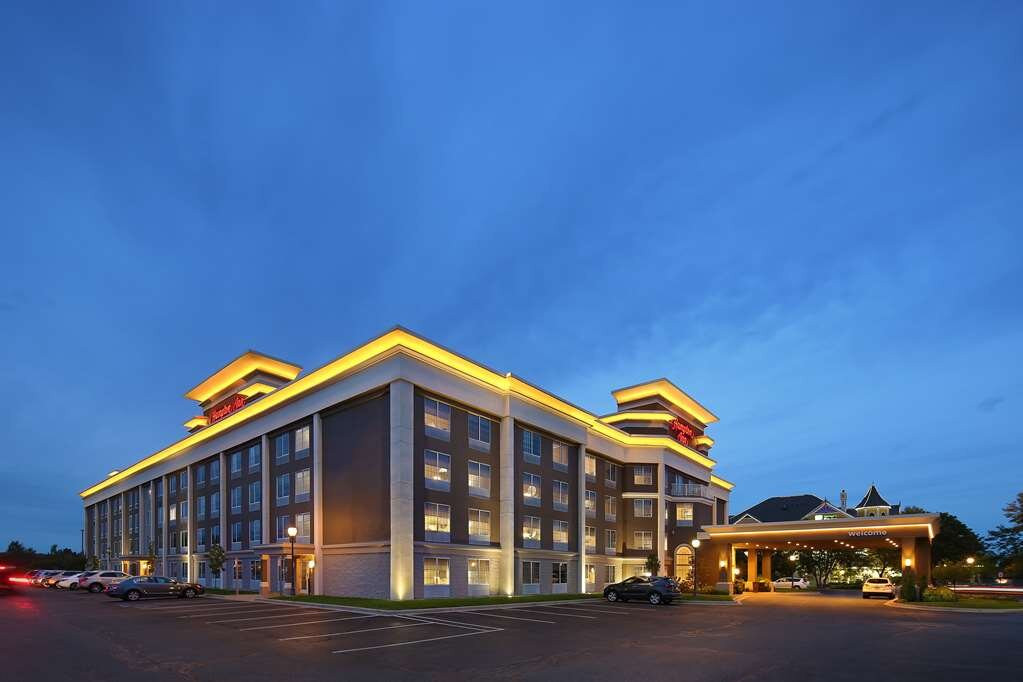 Hampton Inn Holland主图