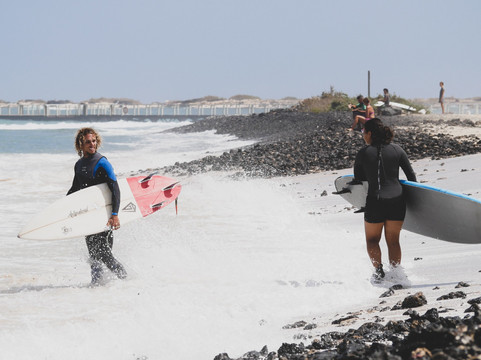 Dream Wave Surf School-科拉雷侯必去景点