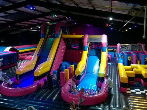 Air Haus Interactive Inflatable Parks-谢菲尔德必去景点