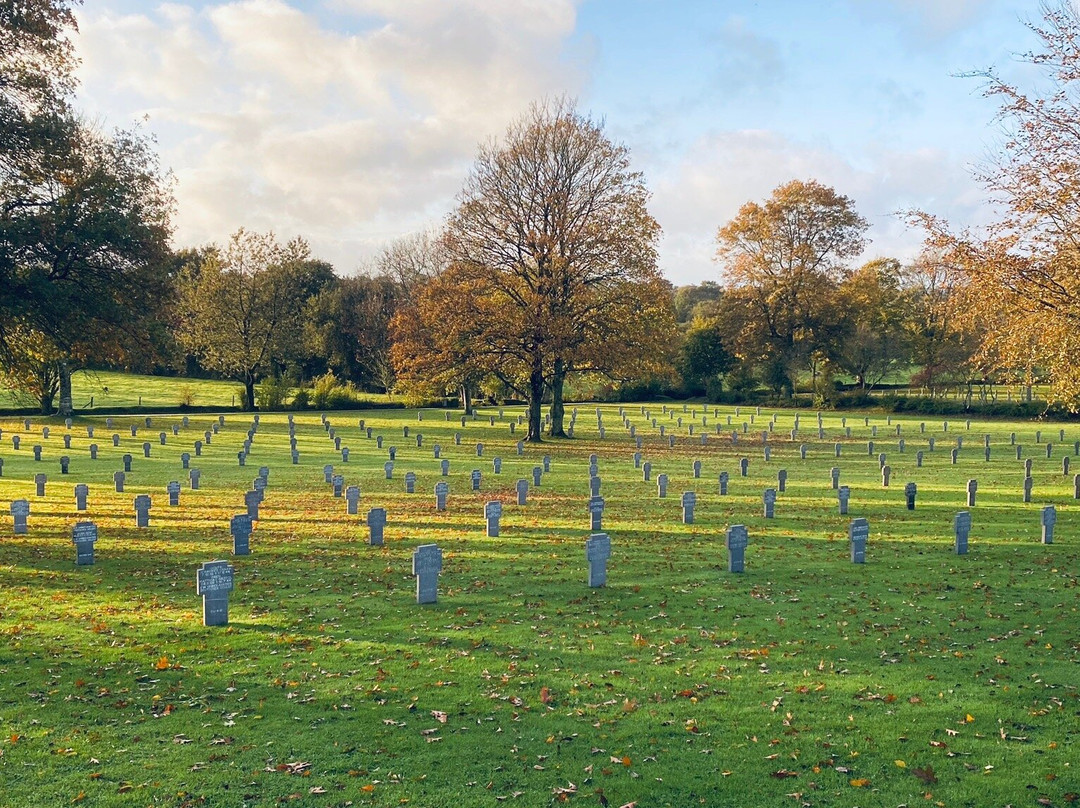 German War Cemetery-Orglandes必去景点