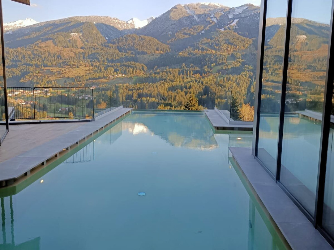 拉罗卡西亚酒店主图