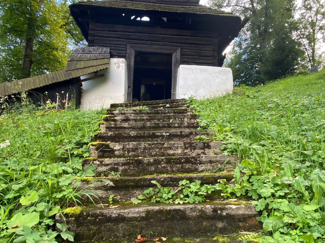 Wooden articular church of Leštiny景点图片