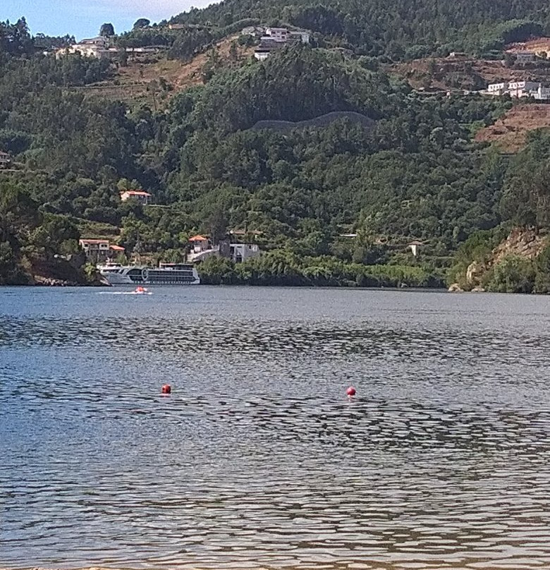 Praia de Bitetos景点图片