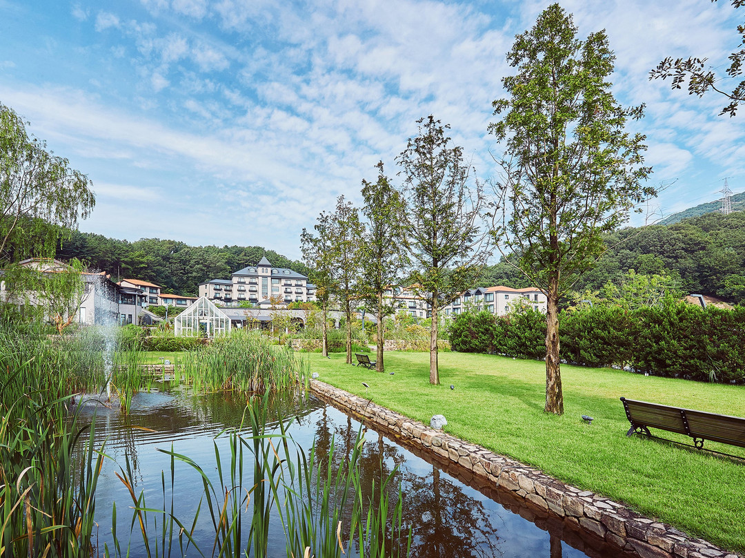 Eden Paradise Hotel主图