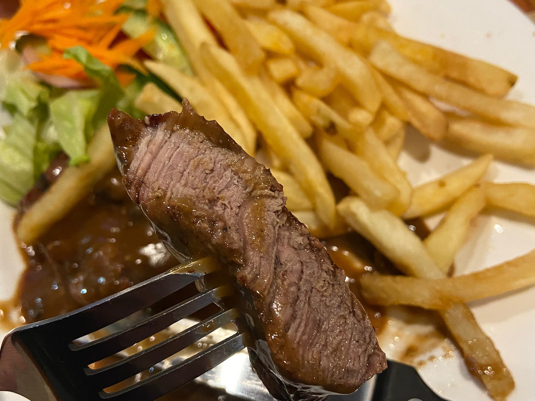 Nightcap at Rose & Crown Hotel主图