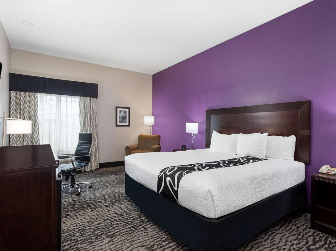 La Quinta Inn & Suites by Wyndham Huntsville Airport Madison主图