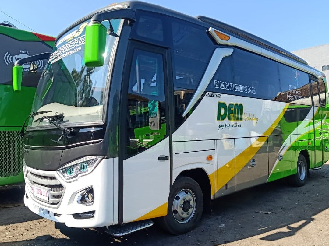 Dem Holiday, sewa bus pariwisata bandung - sewa bus medium bandung-万隆必去景点
