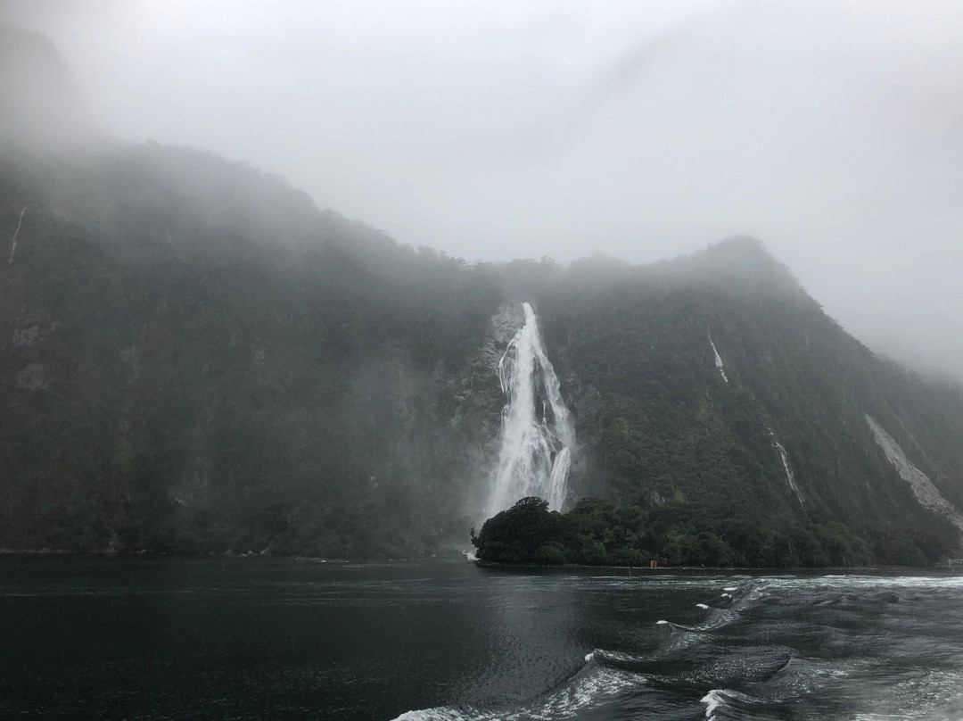 Bowen Falls景点图片