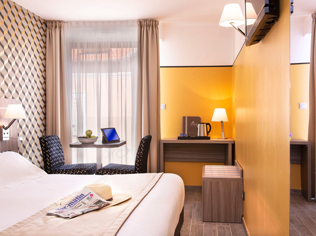 Unique Hôtel & Residence主图