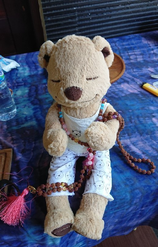 Making Mala Necklace景点图片