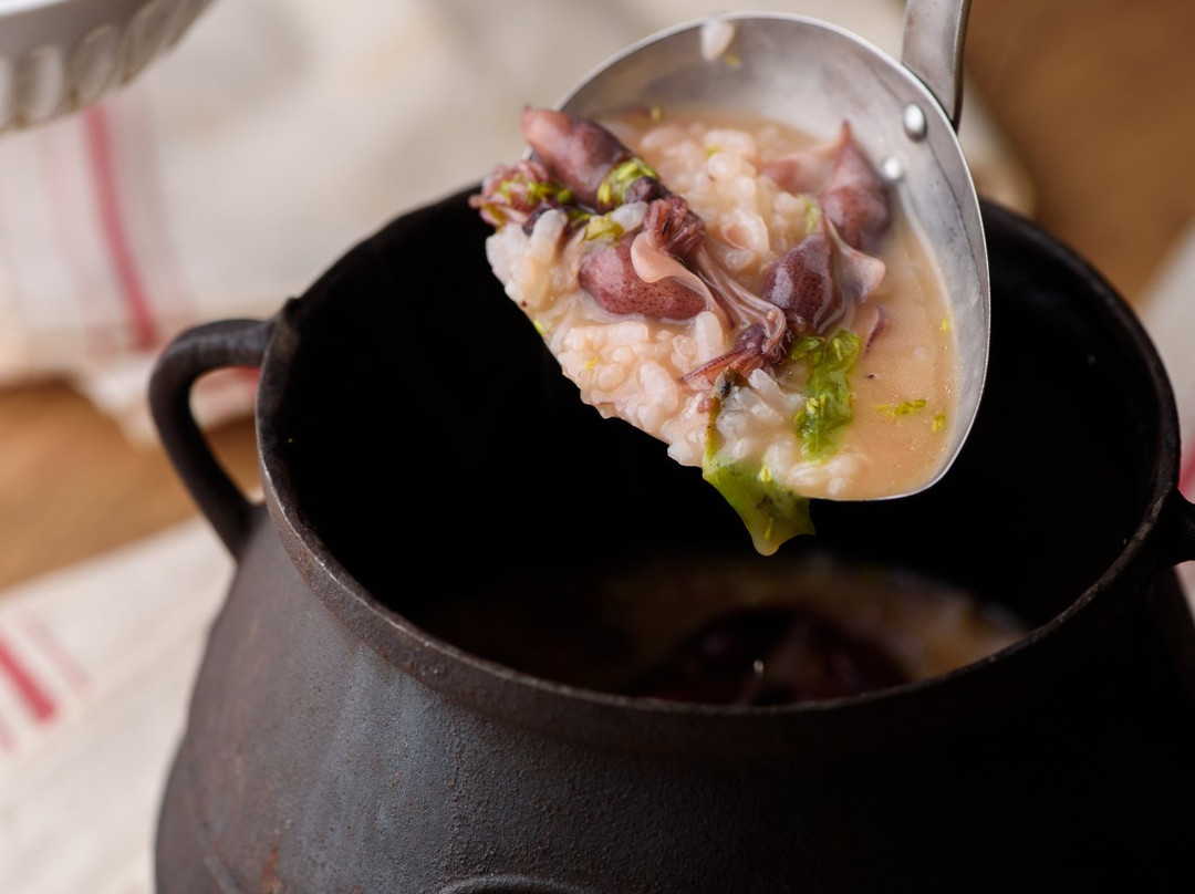 タパス イ アヒージョ セルベセリア オッチョ