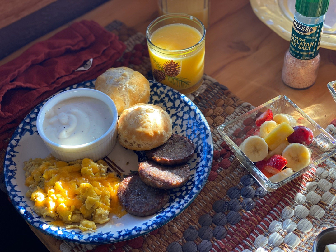 Three Falls Cove Country Inn主图