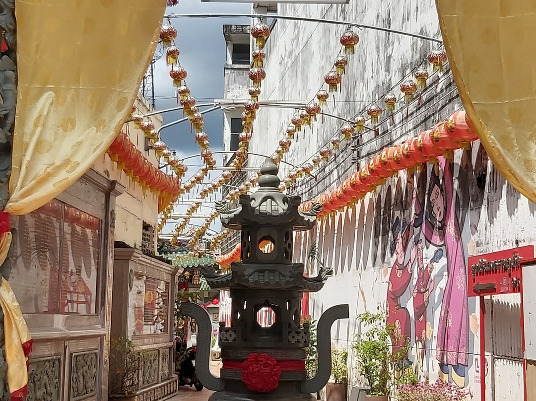 Sangtham Shrine-Talat Yai必去景点