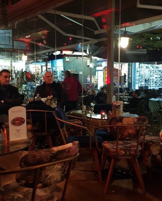 Margarita’s Lounqe Cafe