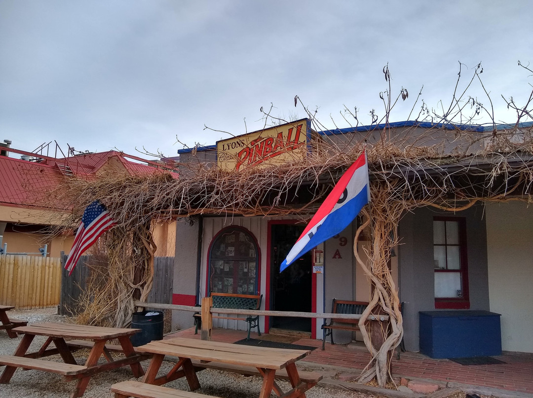 Lyons Classic Pinball-Lyons必去景点