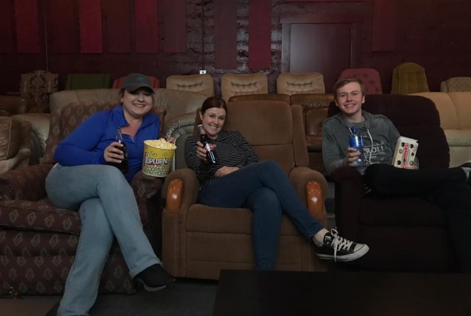 Blue Ridge Movie Lounge景点图片