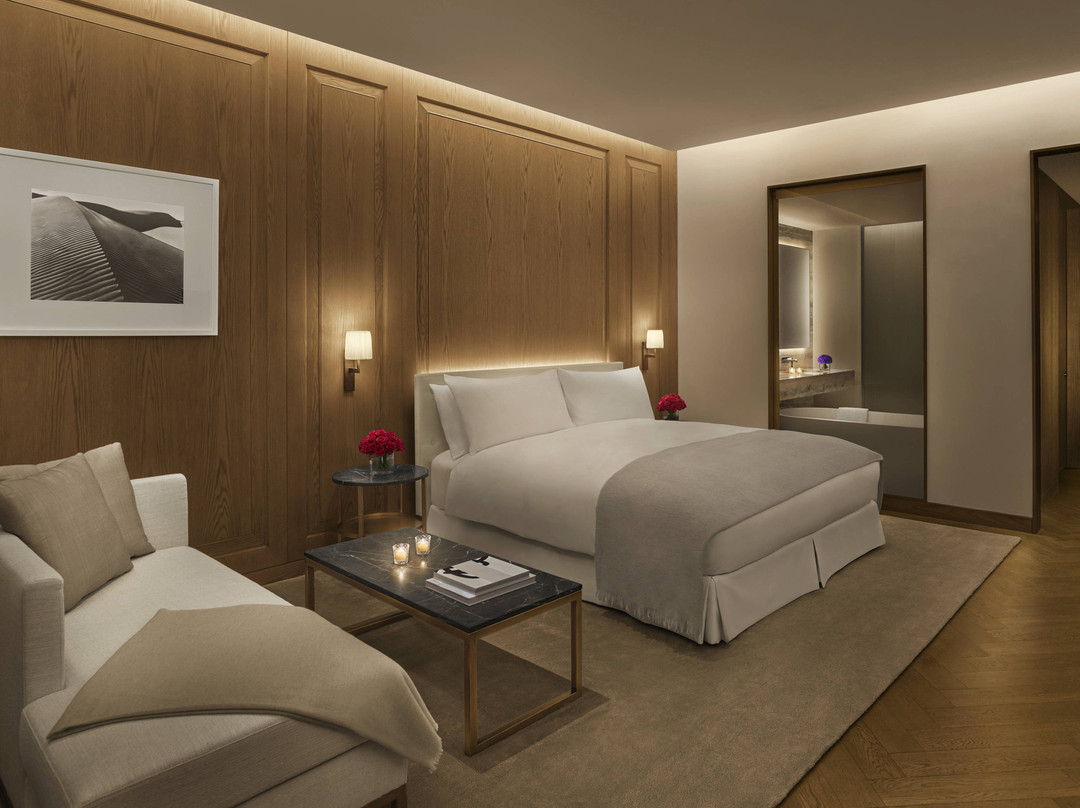 The Abu Dhabi Edition主图